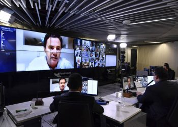 Relatório do Senado propõe dias 15 e 29 de novembro para realização de eleições municipais