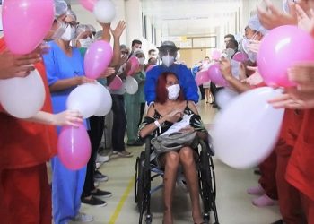 Após oito dias na UTI, paciente grave com Covid-19 recebe alta no Hospital Regional Público da Transamazônica