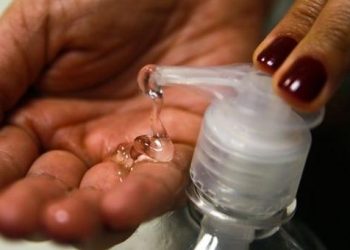 Álcool gel pode provocar graves lesões nos olhos