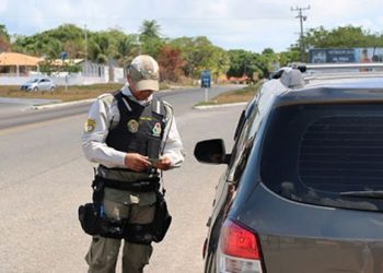 Multa de trânsito só tem validade se tiver duas notificações
