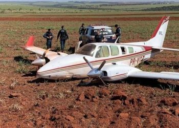 Duas aeronaves foram apreendidas com 1,1 tonelada de cocaína em ação da FAB e PF no Mato Grosso do Sul