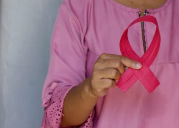 Outubro rosa: o que é e a importância da detecção precoce do câncer de mama