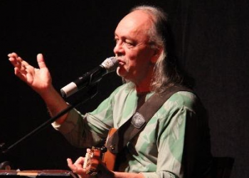 Sespa nega morte de Nilson Chaves; cantor segue em estado grave