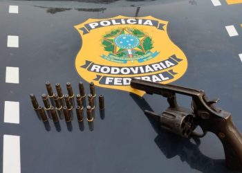 Homem é preso com arma ilegal e munições escondidas dentro de carro em Altamira