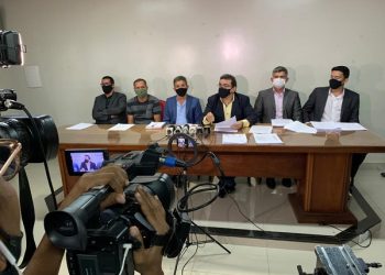 Rombo nos cofres da PMA pode chegar a R$ 200 milhões, de acordo com prefeito Claudomiro Gomes