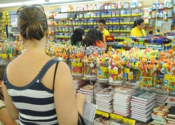 Lista de material escolar este ano está bem acima da inflação, aponta Dieese