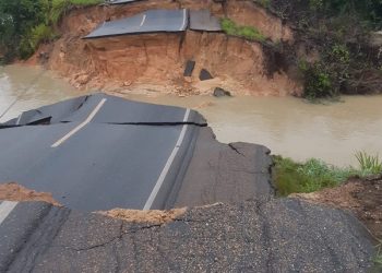 Trecho da rodovia BR-010 rompe após forte chuva em Ipixuna do Pará