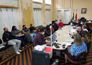 Órgãos debatem atuação na fiscalização da Lei das Sacolas Plásticas