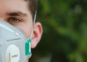 Empresa aérea proibirá embarcar com alguns tipos de máscara a partir de 1º de março