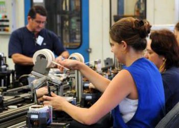 Funcionário que recusar vacina contra covid-19 pode ser demitido por justa causa, diz MPT