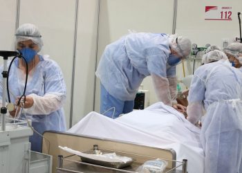 Ministério tem reuniões com indústrias para garantir kit intubação