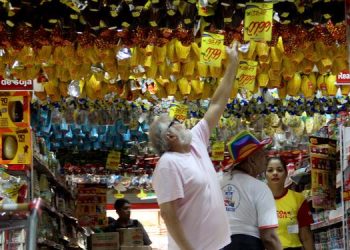 Páscoa de 2021 deve ter retração das vendas no varejo, diz CNC