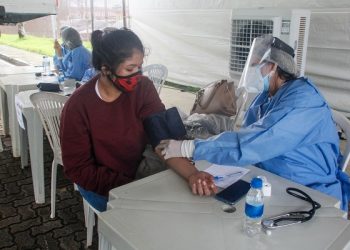 Policlínica Itinerante garante atendimento a pacientes leves de Covid-19 na Transamazônica