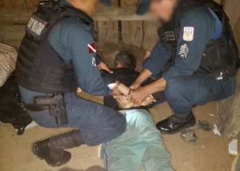 Homem é preso suspeito de estuprar mulher com filha recém-nascida nos braços