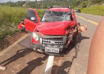 Acidente entre carro e moto deixa duas pessoas mortas na rodovia Transamazônica