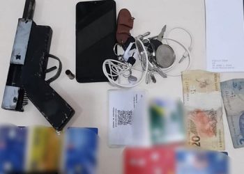 PM apreende armas de fogo e objetos roubados e prende quatro pessoas em Altamira
