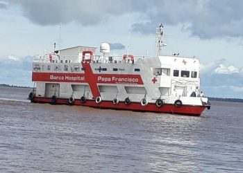 Barco Hospital Papa Francisco chega a Vitória do Xingu para reforçar atendimento nos casos de COVID-19