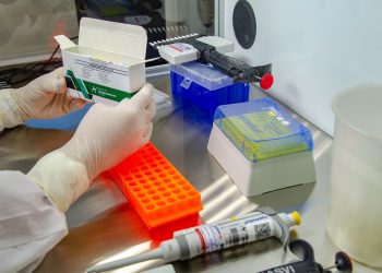 Fiocruz entrega 2,2 milhões de doses de vacinas contra covid-19