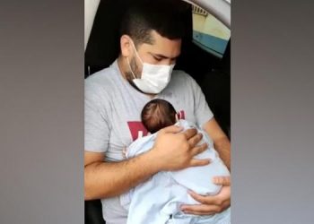 Mãe abandona menino de cerca de 2 meses em quarto de hotel