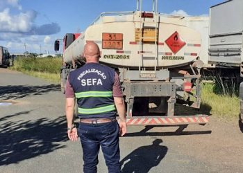 Sefa apreende caminhão tanque com 10 mil litros de diesel em Altamira