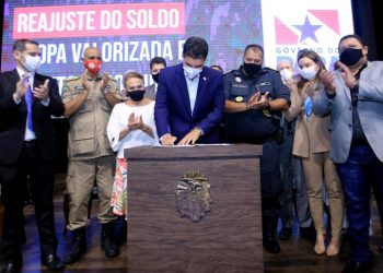 Governador sanciona lei que concede equiparação salarial à Polícia Militar e Corpo de Bombeiros Militar