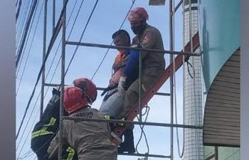 Trabalhador é atingido por descarga elétrica e fica pendurado em andaime no Pará