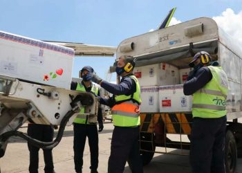 Mais 94 mil doses de vacina da AstraZeneca chegam ao Pará nesta quarta