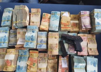 Homem é preso com pistola e R$ 697 mil sem procedência em Capanema