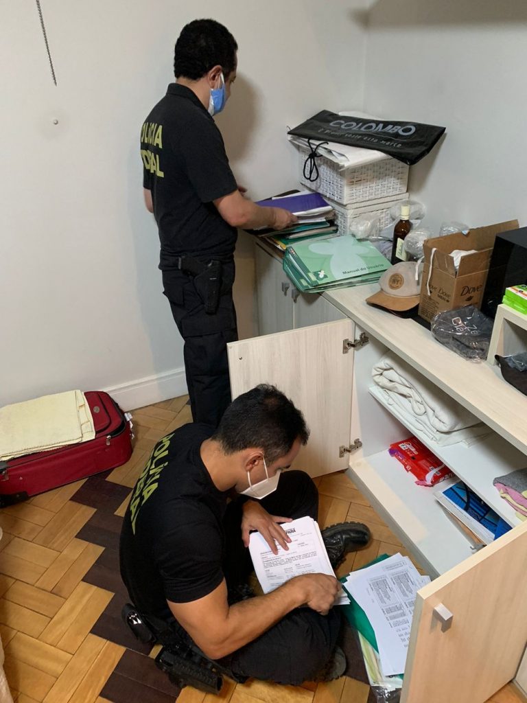 Policiais federais cumpriram mandados de busca e apreensão e também mandado de prisão preventiva na RMB — Foto: Polícia Federal