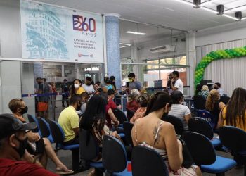 Agências do Banpará ficaram cheias com procura pelo Vale Gás — Foto: Agência Pará/Reprodução