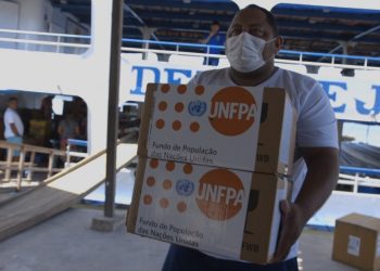 Chegada dos contraceptivos no Porto de Portel - Foto Alice Martins Morais