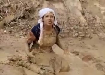 Vice-prefeita de Anapu, no Pará, se joga na lama para demonstrar humildade: veja o vídeo