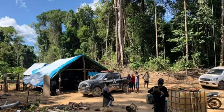 Imagem mostra ação da força estadual que fechou dois garimpos clandestinos em Itaituba (imagem meramente ilustrativa) (Divulgação/Ascom Semas)