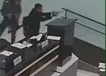 Vídeo: vereador aponta a arma para colega na Câmara de Querência