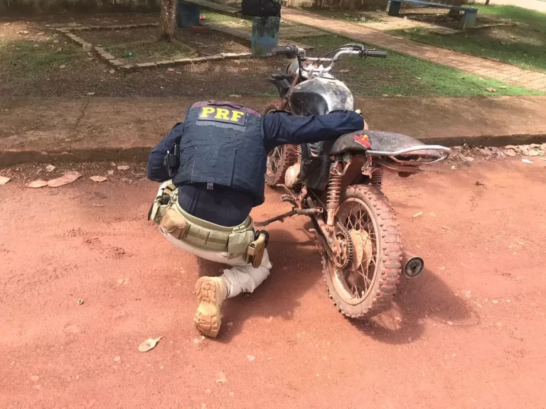 PRF prende homem por receptação de veículo em Rurópolis — Foto: Divulgação/PRF