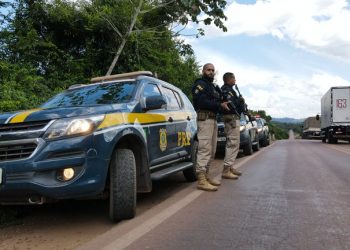 A PRF atuará com cerca de 300 policiais em escala de revezamento, durante os cinco finais de semana de julho.