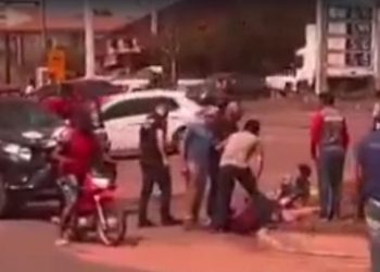 Viatura da polícia atinge motocicleta e deixa três feridos no Pará; uma era criança