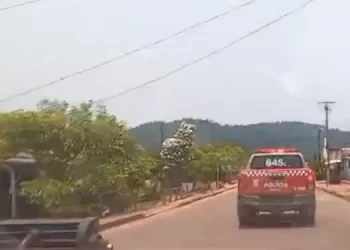 Casal foi encontrado em casa com sinais de espancamento. Um suspeito foi preso. (Reprodução / Redes Sociais