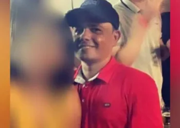 O homem identificado como Gean Pinheiro foi morto a tiros na noite de quarta-feira (26) (Reprodução)