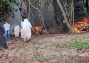 Quatro carros de religiosos são incendiados no Pará. — Foto: Reprodução / TV Liberal