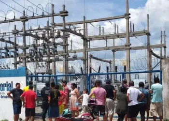 Após escutarem gritos e o barulho da explosão, moradores da área e pessoas que residem próximas da subestação de energia solicitaram a presença dos órgãos de segurança no local, eles informaram sobre a tentativa de furto (Reprodução/Redes sociais)