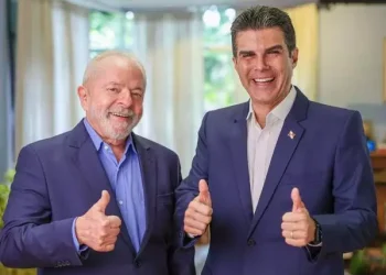 Helder e Lula são empossados em solenidade neste domingo (1º)