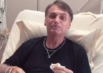 Bolsonaro é internado às pressas nos EUA, diz Jornal