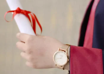 Fim do diploma? Projeto de Lei propõe desregulamentar de 35 profissões; veja a lista