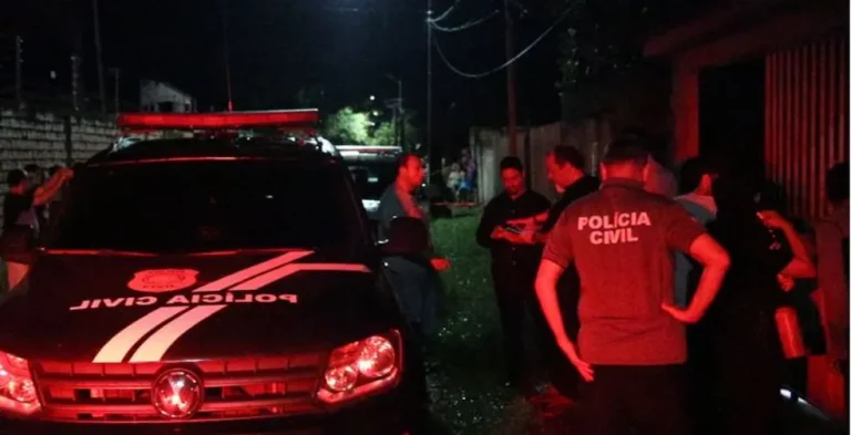 Equipe da polícia encontrou prendeu homem suspeito de matar companheira e de esconder corpo em fossa em Belém — Foto: Polícia Civil/Pará