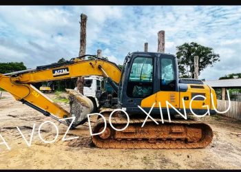 Escavadeira roubada em Goiás é recuperada em Vitória do Xingu, no Pará