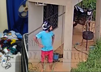 Vídeo: Ladrão furta residência em plena luz do dia no bairro Mexicano, em Altamira