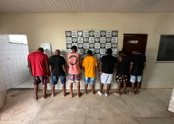 Presos durante a operação. — Foto: Ascom PCPA