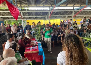 Ministra Marina Silva conversa com extrativistas em Soure, no Marajó. — Foto: Observatório do Marajó