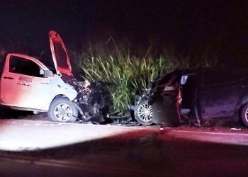 Motorista do outro veículo envolvido supostamente fugiu sem prestar socorro. (Reprodução de Portal Pebão)